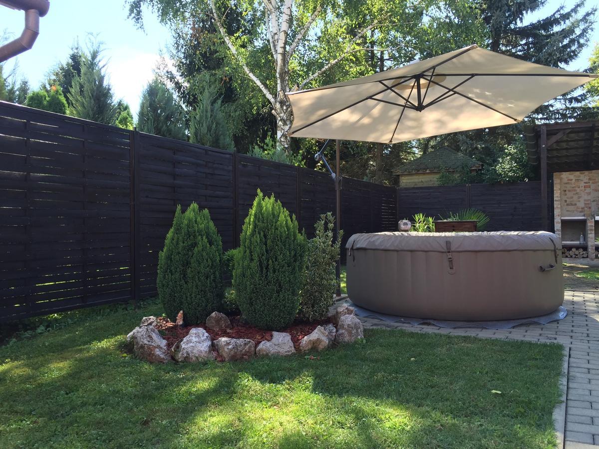 Gunarasi Villa Jacuzzival Dombóvár Exterior foto